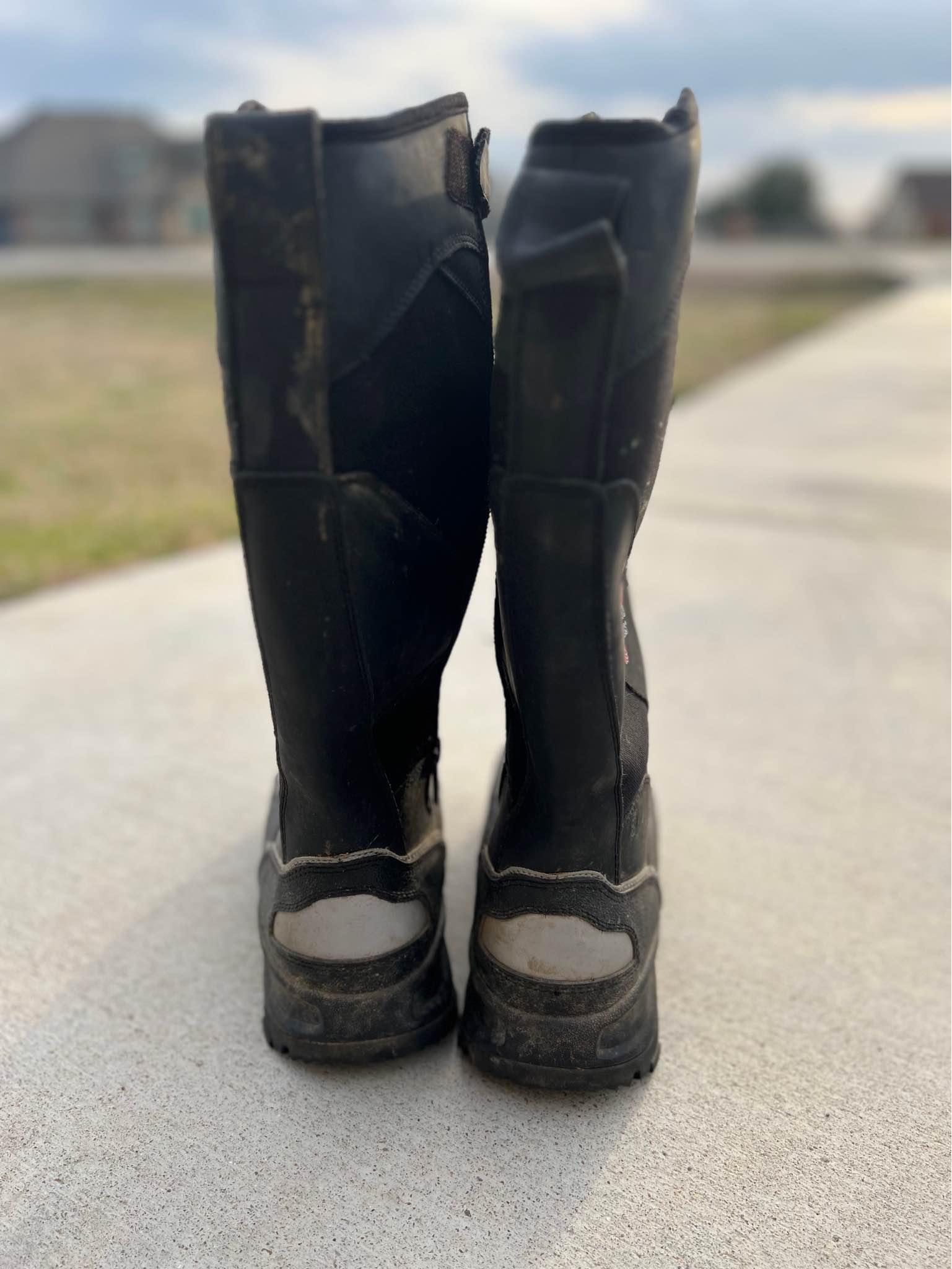 Red Wing Steeltoe Thinsulated 3049 Boots - Boots | Facebook 