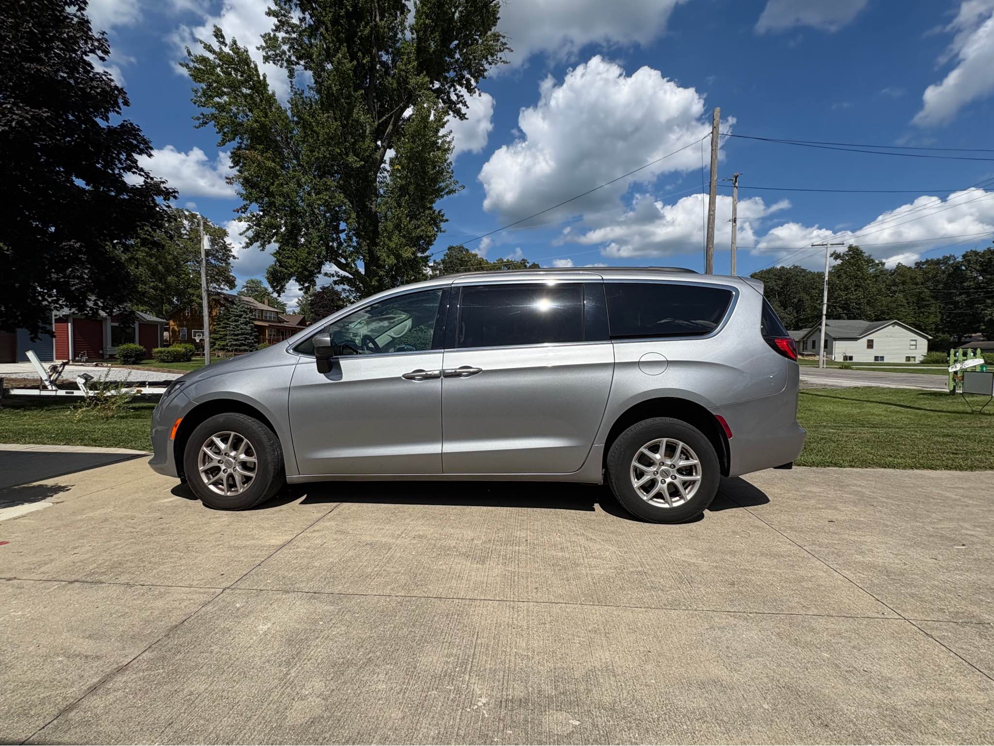 𝐀𝐜𝐜𝐞𝐬𝐬𝐢𝐛𝐥𝐞 𝐕𝐞𝐡𝐢𝐜𝐥𝐞𝐬 𝐅𝐨𝐫 𝐒𝐚𝐥𝐞 𝐨𝐫 𝐃𝐨𝐧𝐚𝐭𝐞𝐝 | Newer wheelchair accessible ...