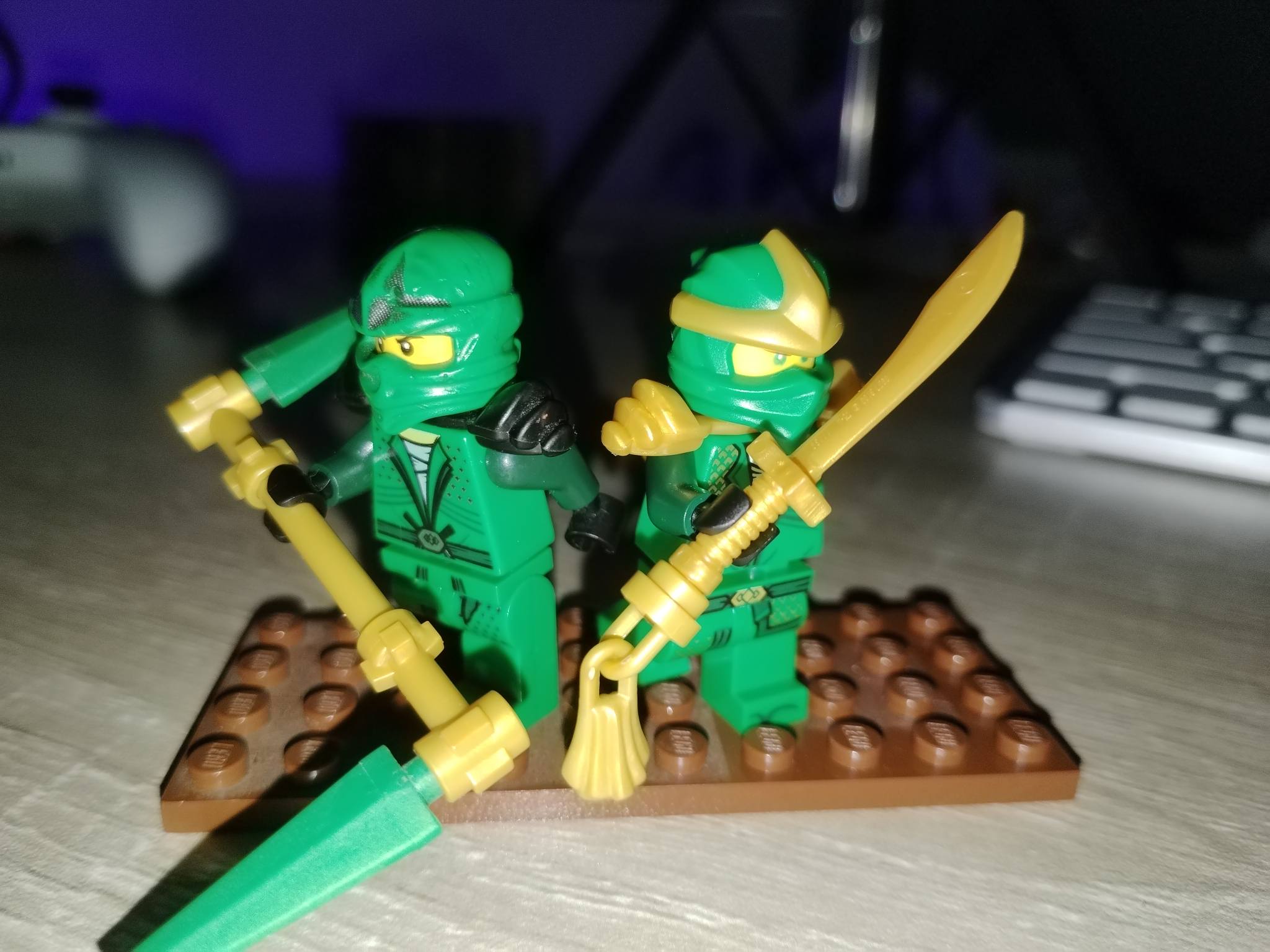 🟢 MINIFIGURA BOOTLEG DE LLOYD NINJAGO + MOTO 🟢 todo completo