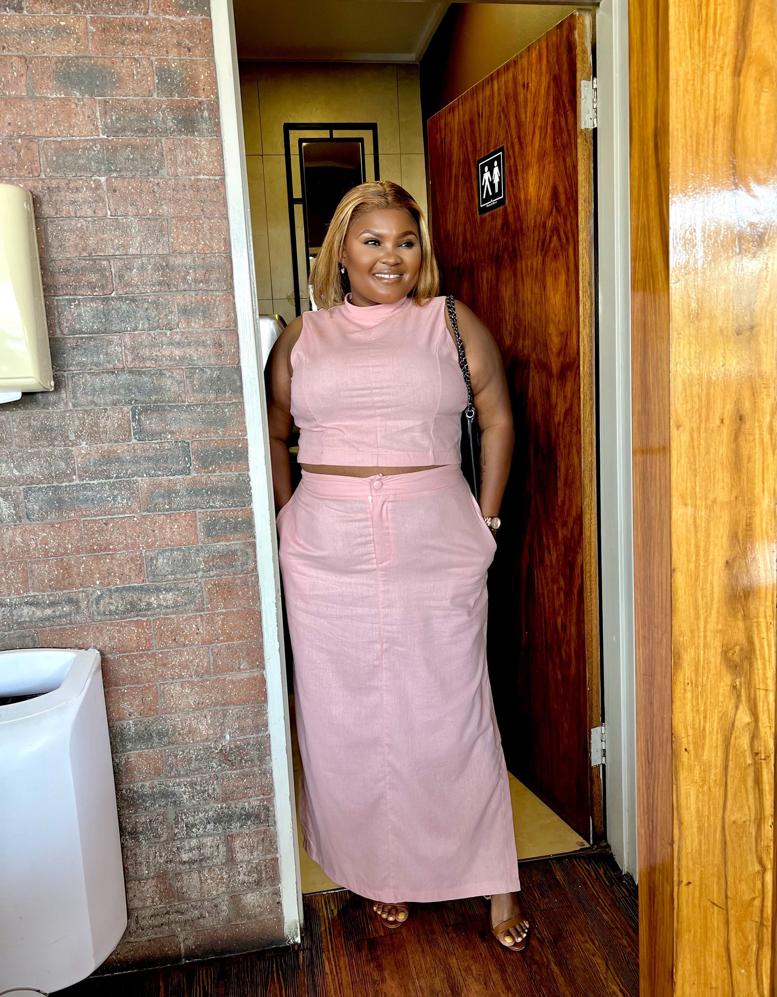 Rully Bale - A touch of grace, a dash of class 🤗 💄:... | Facebook