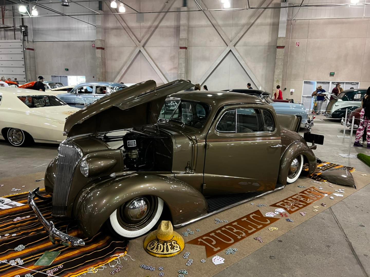 We put together a list of the most popular lowrider bomb features 