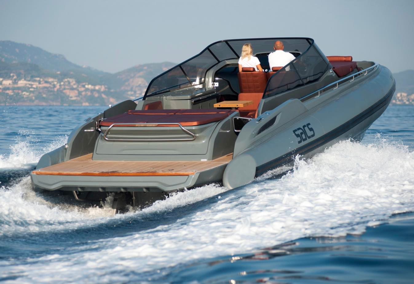 Sacs Marine - A maxi rib designed with the attention to...