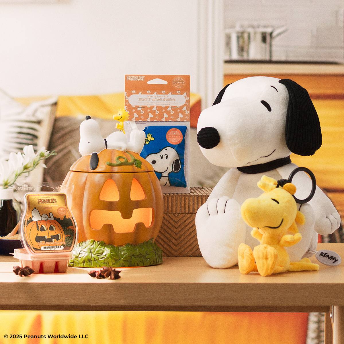 PEANUTS COLLECTION SNOOPY スヌーピー アロマランプ Native x Peanuts Collab! Native has teamed up with Peanuts for a