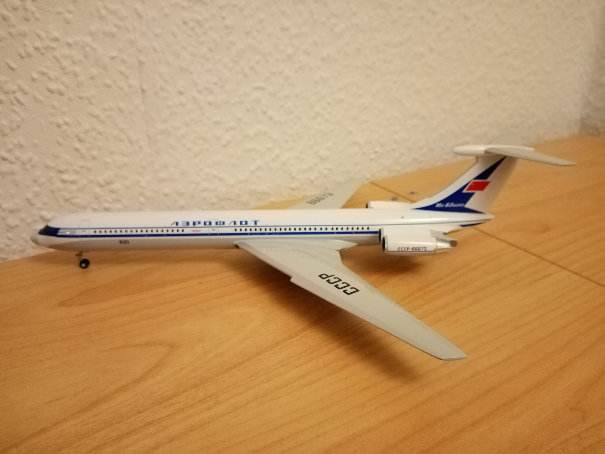Air Koryo Ilyushin Il-62 papercraft model