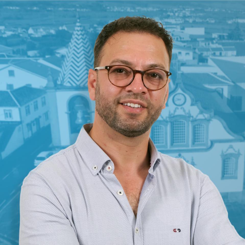 Pelas Lajes - renovar com trabalho, crescer com orgulho