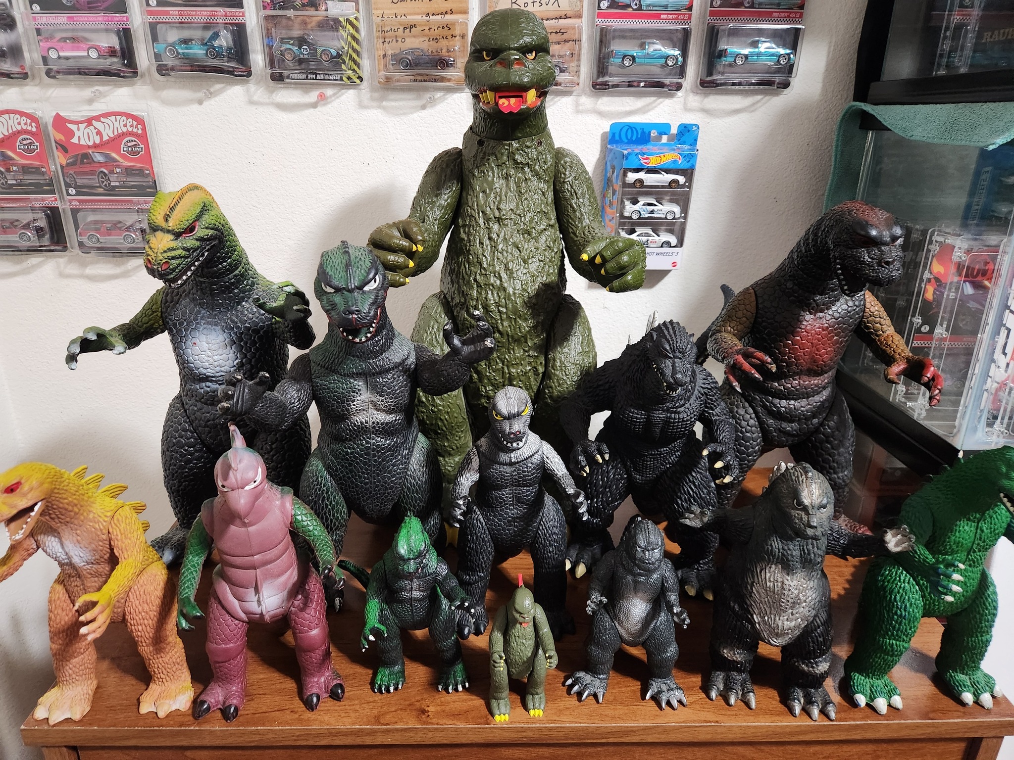 First new kaiju of the year. Marmit Parababy Godzilla and Anguirus 