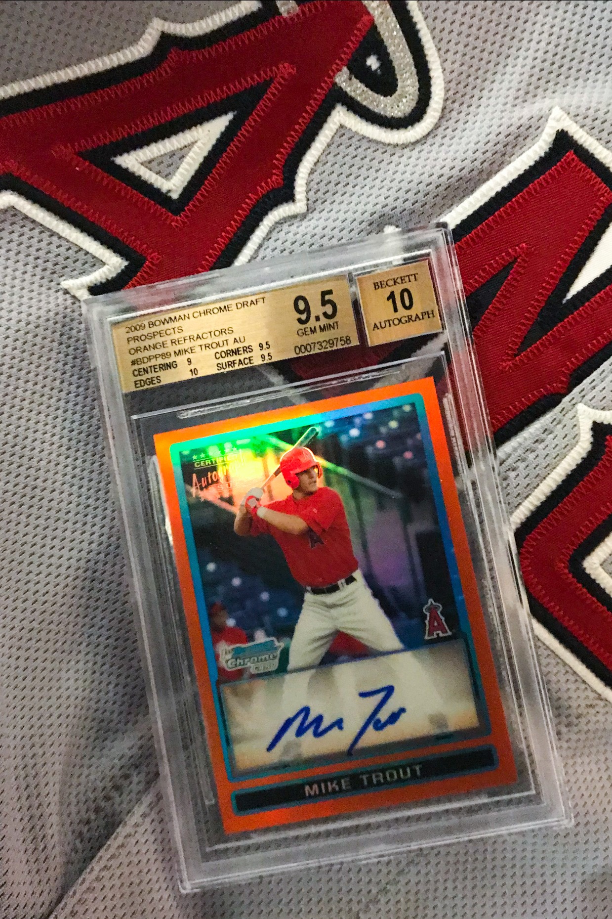Mike Trout's 1/1 'Perspectives' autograph in 2026 Topps Chrome