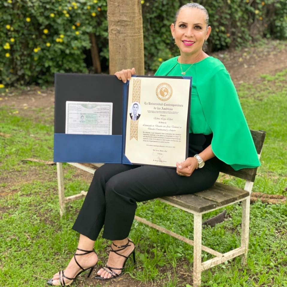 Elvira Loya