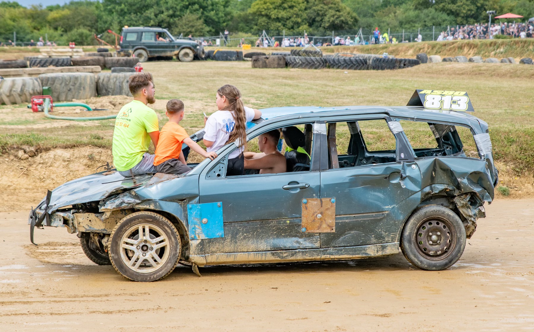 Smallfield Raceway 2025 | Sunday's parade | Facebook