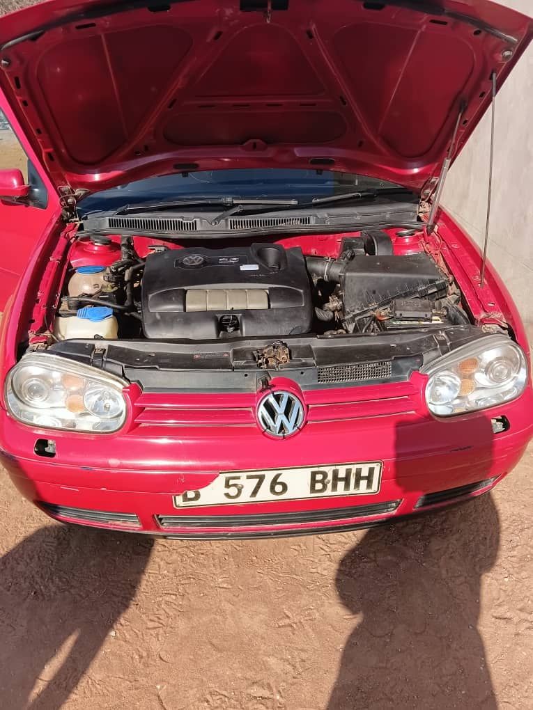 🔸️Selling vw golf 4 🔸️14k 🔸️Nock sound 🔸️Mochudi
