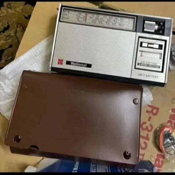National Panasonic R-312ii vintage 3-band portable radio