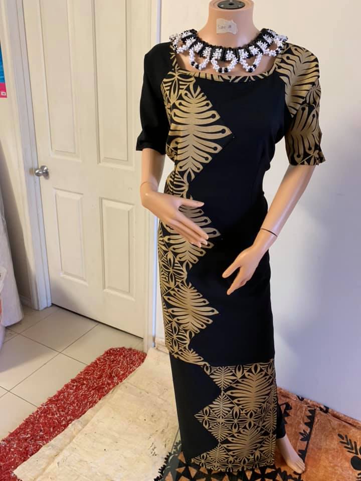 combination of black and gold dress An Off Shoulder Two Tone showing a which makes our Puletaha looking glamorous and sparkly, this is perfect for any occasion party black and gold cocktail dress
