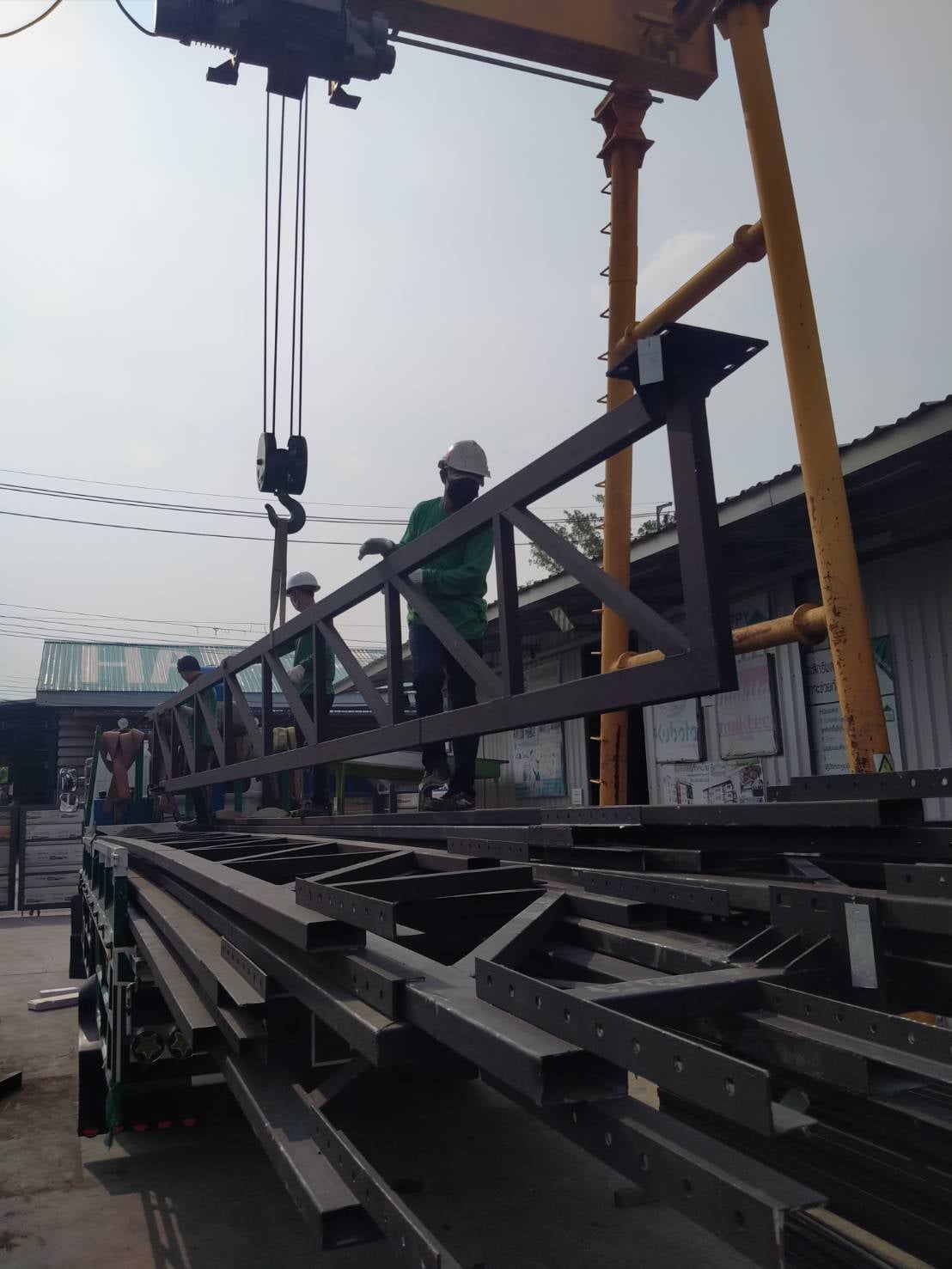เร่งส่งของเข้าหน้างานกันต... - โรงงาน โกดัง สำเร็จรูป Probuild | Facebook