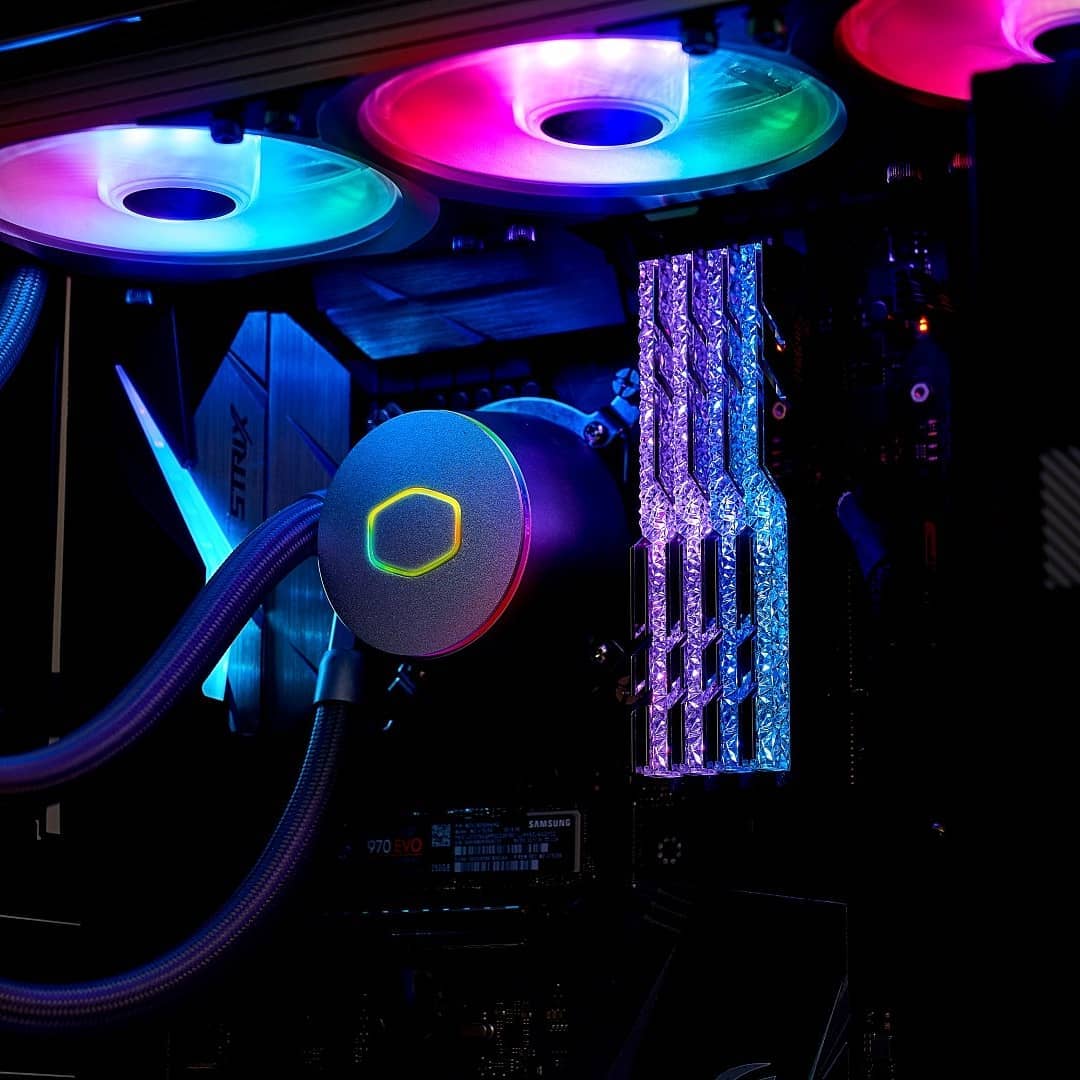 Compify.in - The elegant Cooler Master MasterLiquid ML360P...