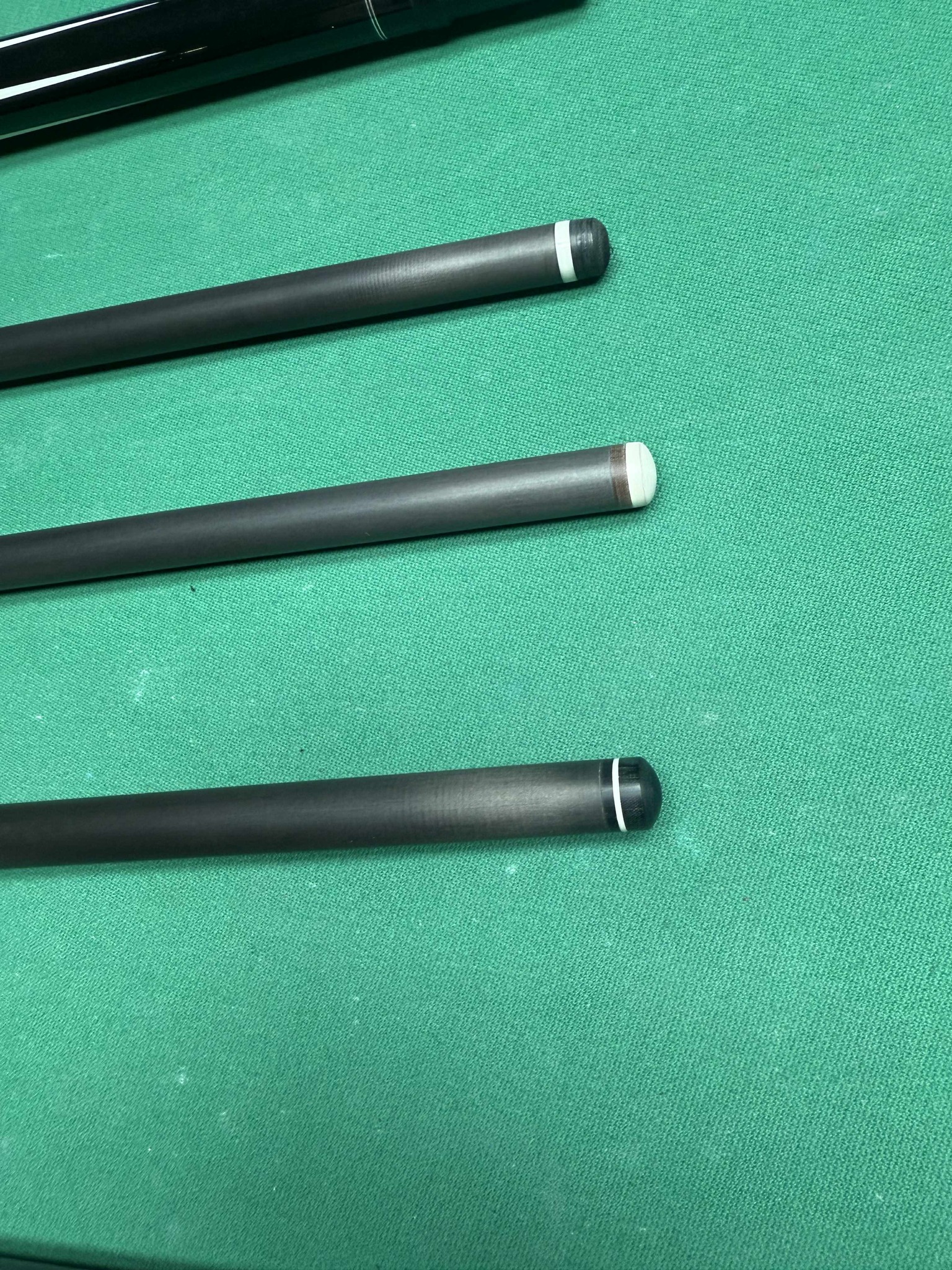 HORNET CUE Brand NEW PLAYING CUE -P17,000 JUMP CUE -P10,000 BREAK