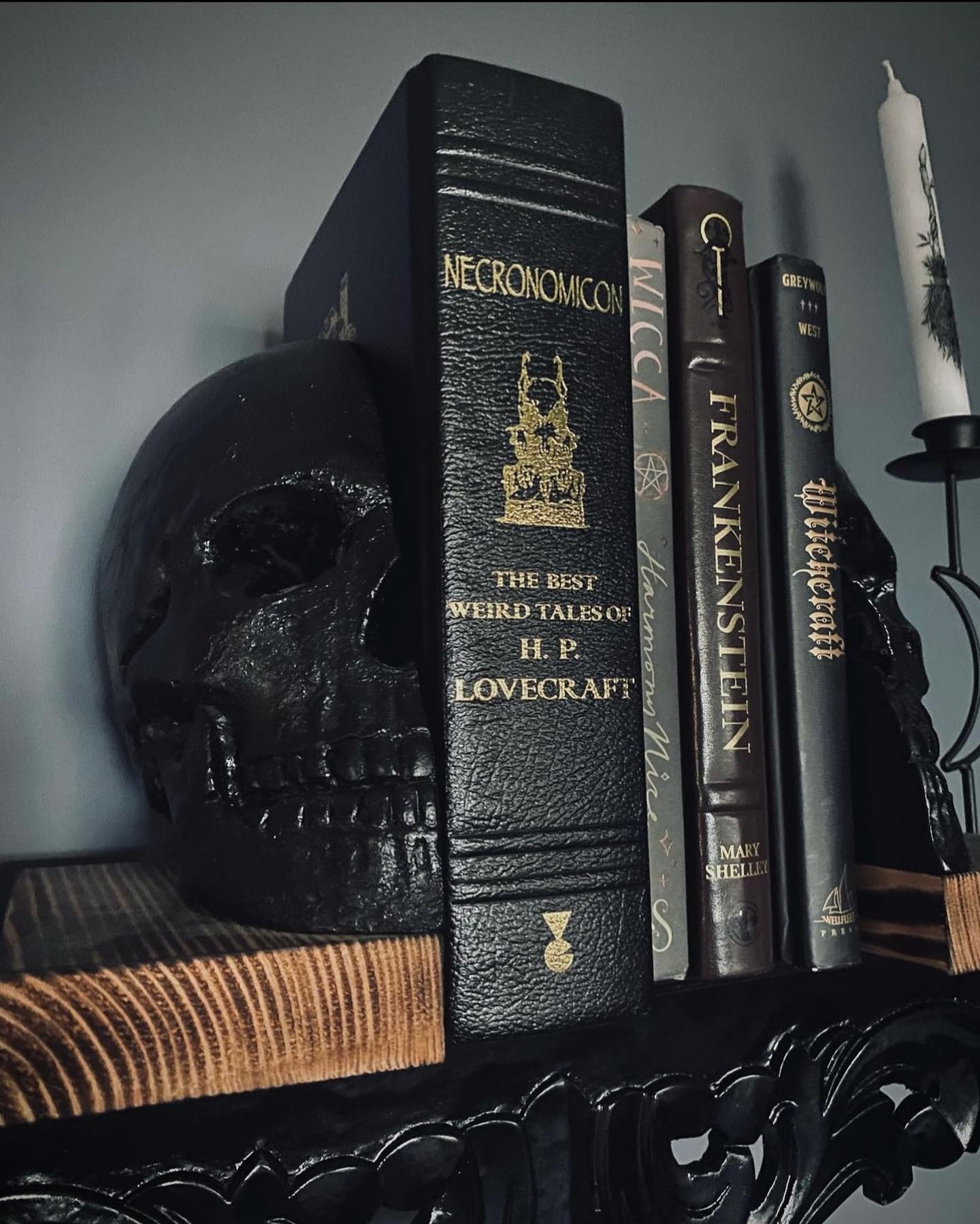 Skull Bookends for the ultimate... - The Blackened Teeth