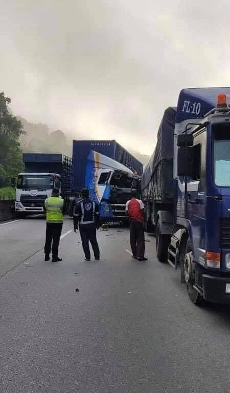 Viral Perak Kualakangsar Kemalangan Melibatkan Beberapa Facebook