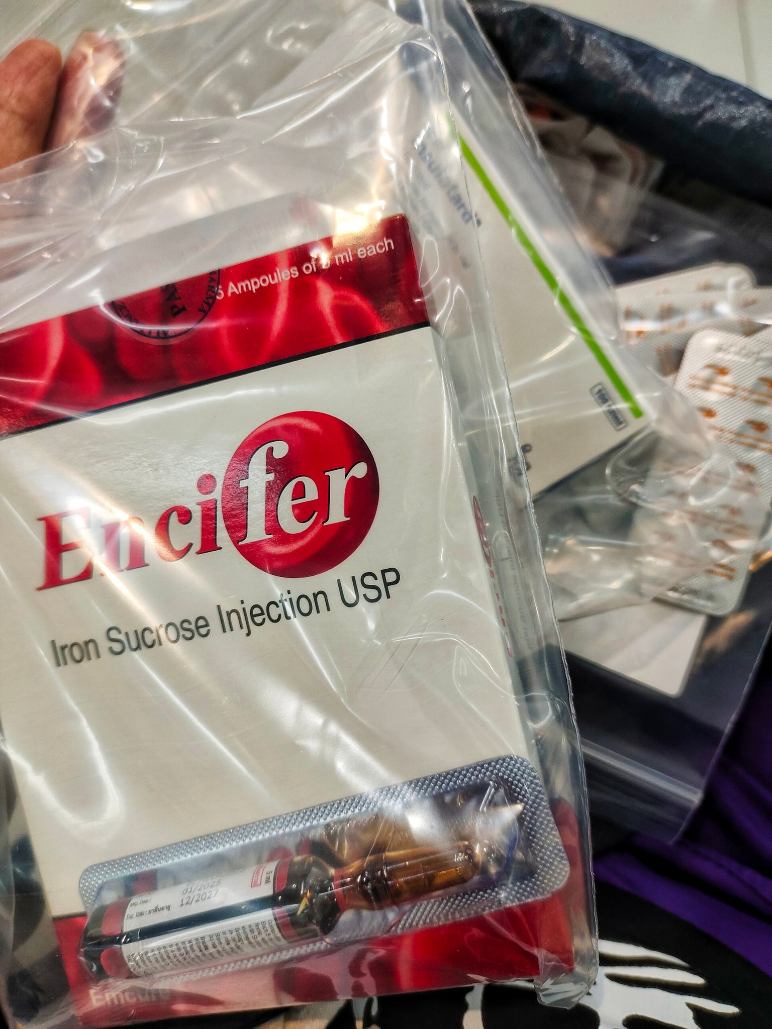 Sukanya - ผู้ป่วยล้างไต Encifer ตัวนี้สำคัญ ... และยาอัดแน่นเต็มกระเป๋า ...