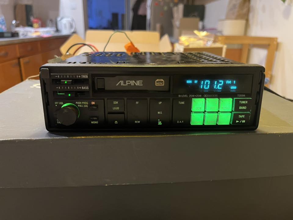 ALPINE 5903 CD PLAYER AND AN ALPINE 7293JS SELLING BOTH AS SET AS