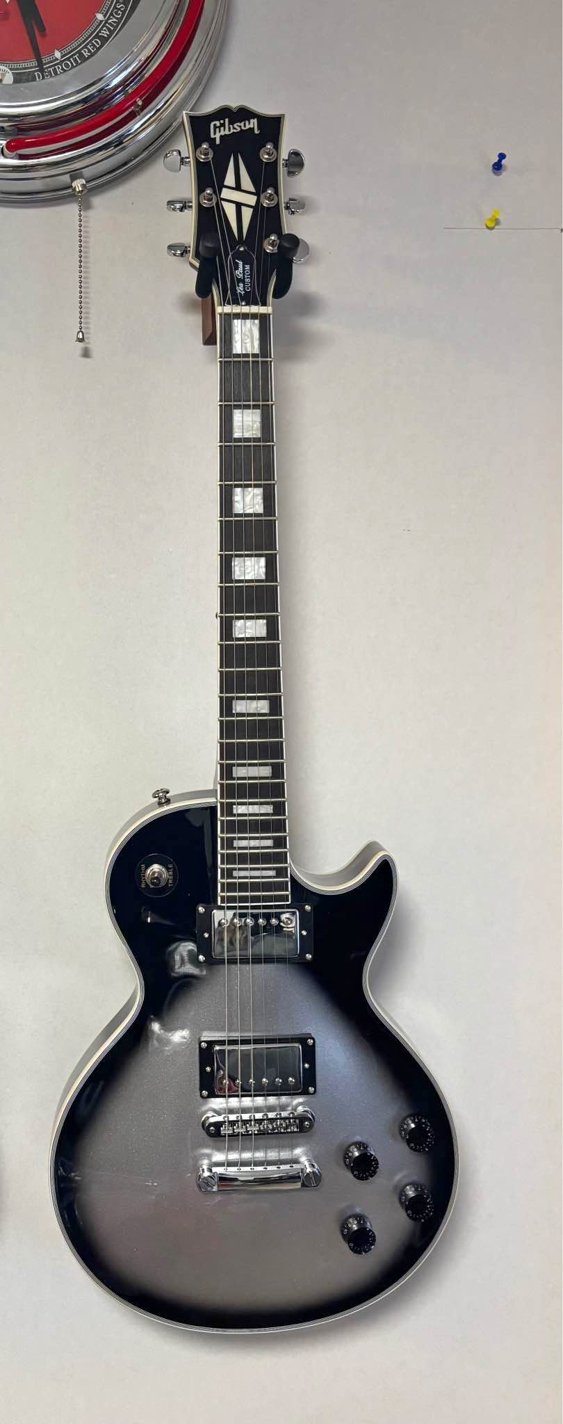Chibson Chibby Silverburst LP custom - Electric Guitars - South Lyon ...