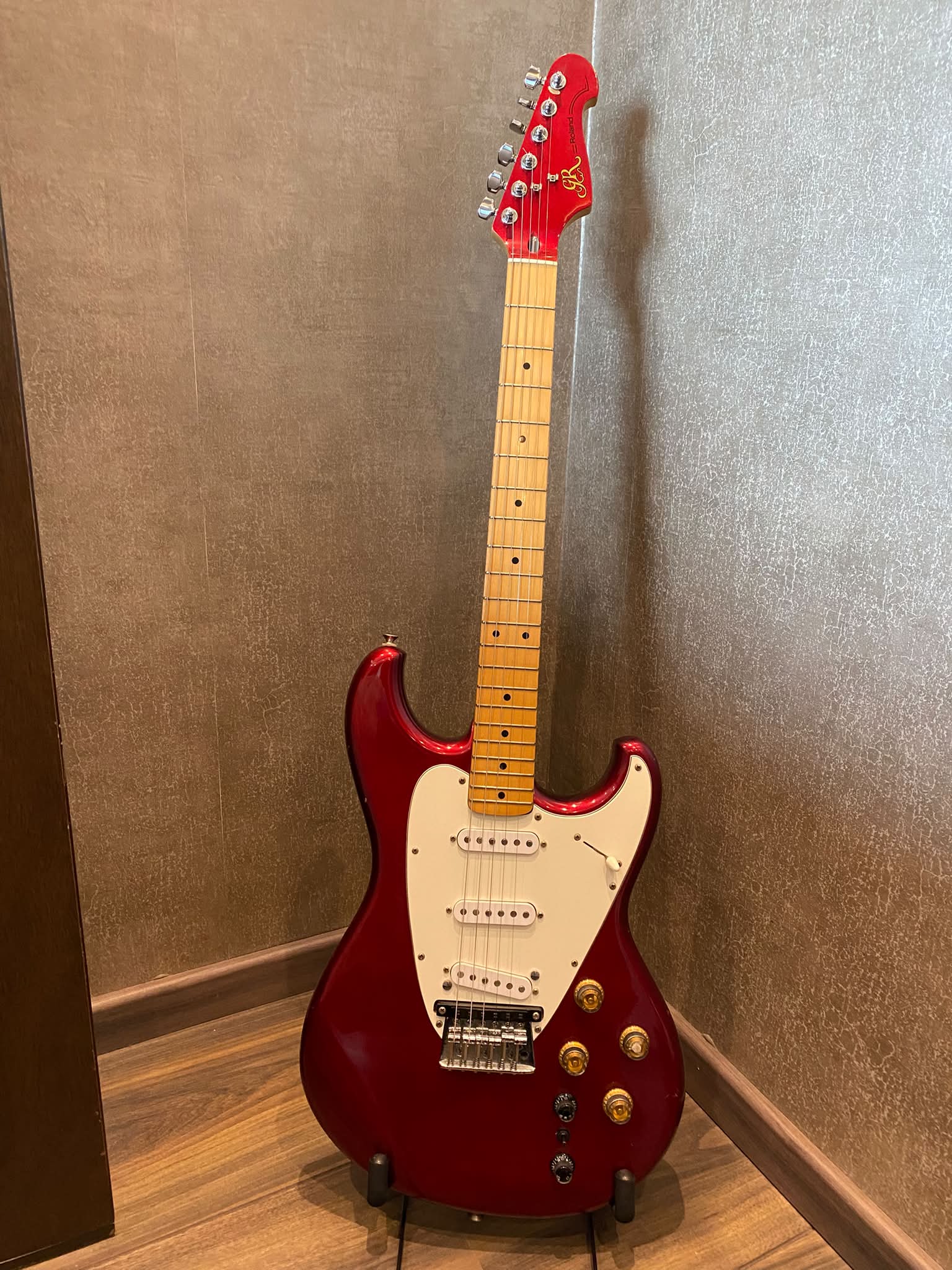 Guyatone LG-170T（1967）です。 当時、Guyatoneは売れに売れ生産が