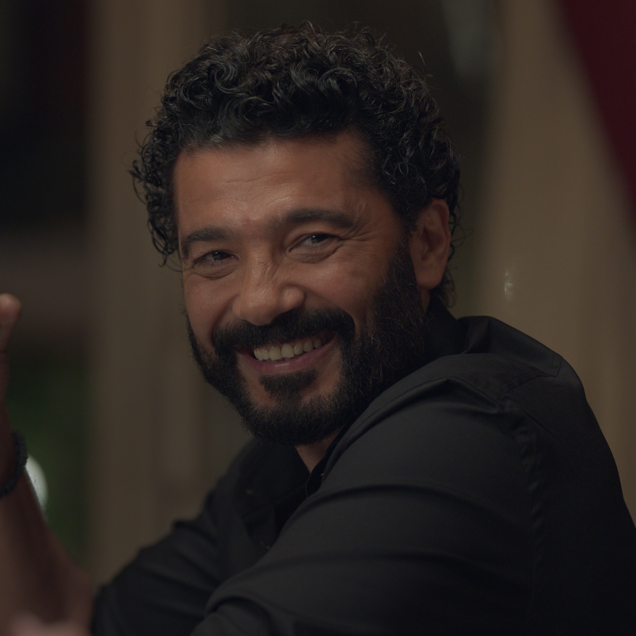 Netflix - ممكن شوية كاريزما؟ 😎 📺: #البحث_عن_عُلا خالد...