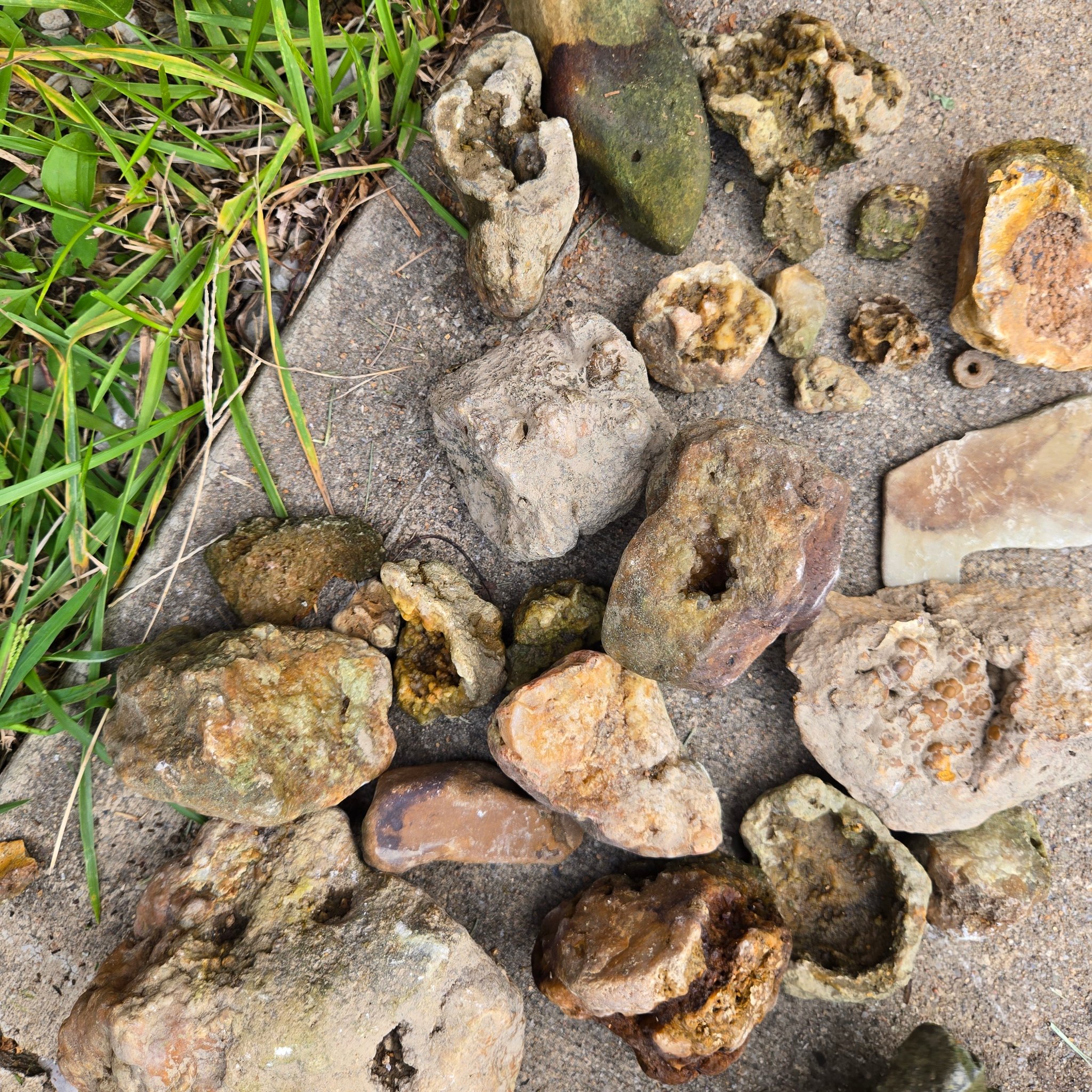 Identifying Geodes