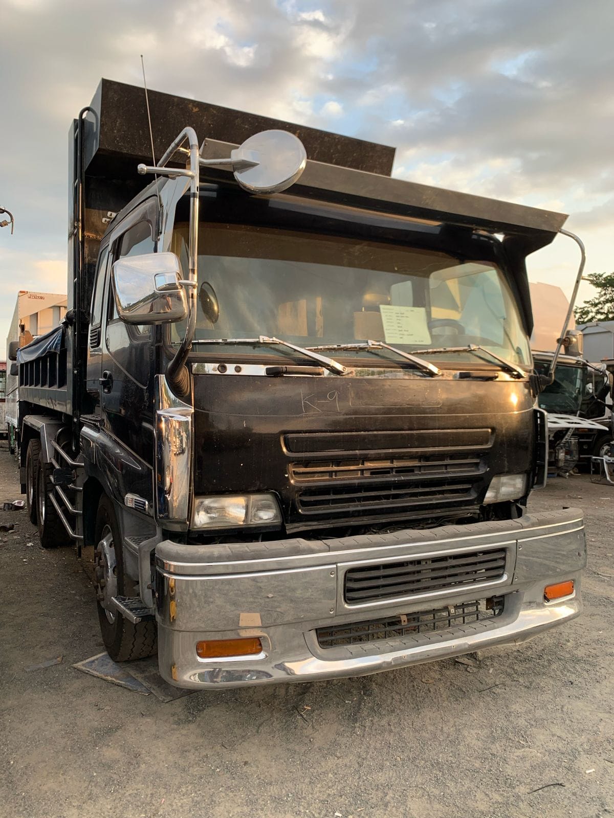 WSI] ISUZU GIGA FULL-CAB HIGHROOF 6X4 – WHITE, SILVER, BLACK