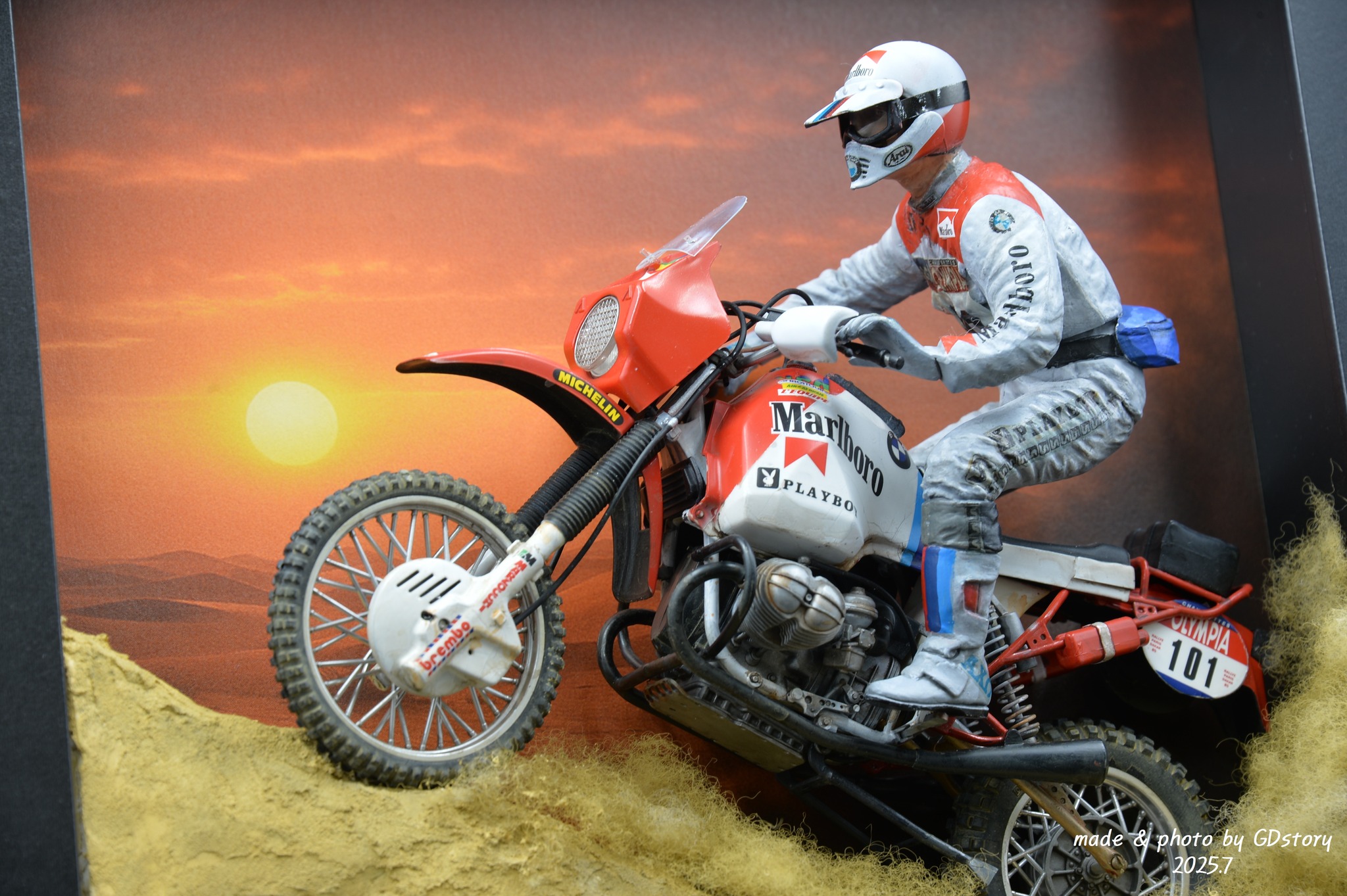 Tamiya 1/12 BMW R80 G/S Paris-Dakar rally winner