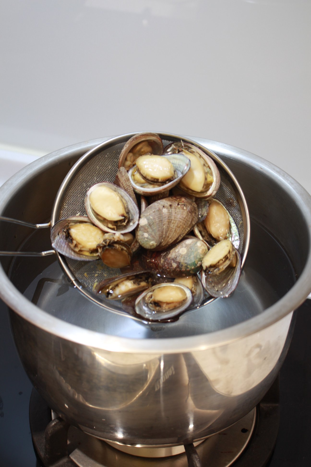 三本味日式料理 - ---我們竭誠的準備--- 讓產地用心-直達上餐桌 讓美好食材-豐富家風味 【 預告🦷!...