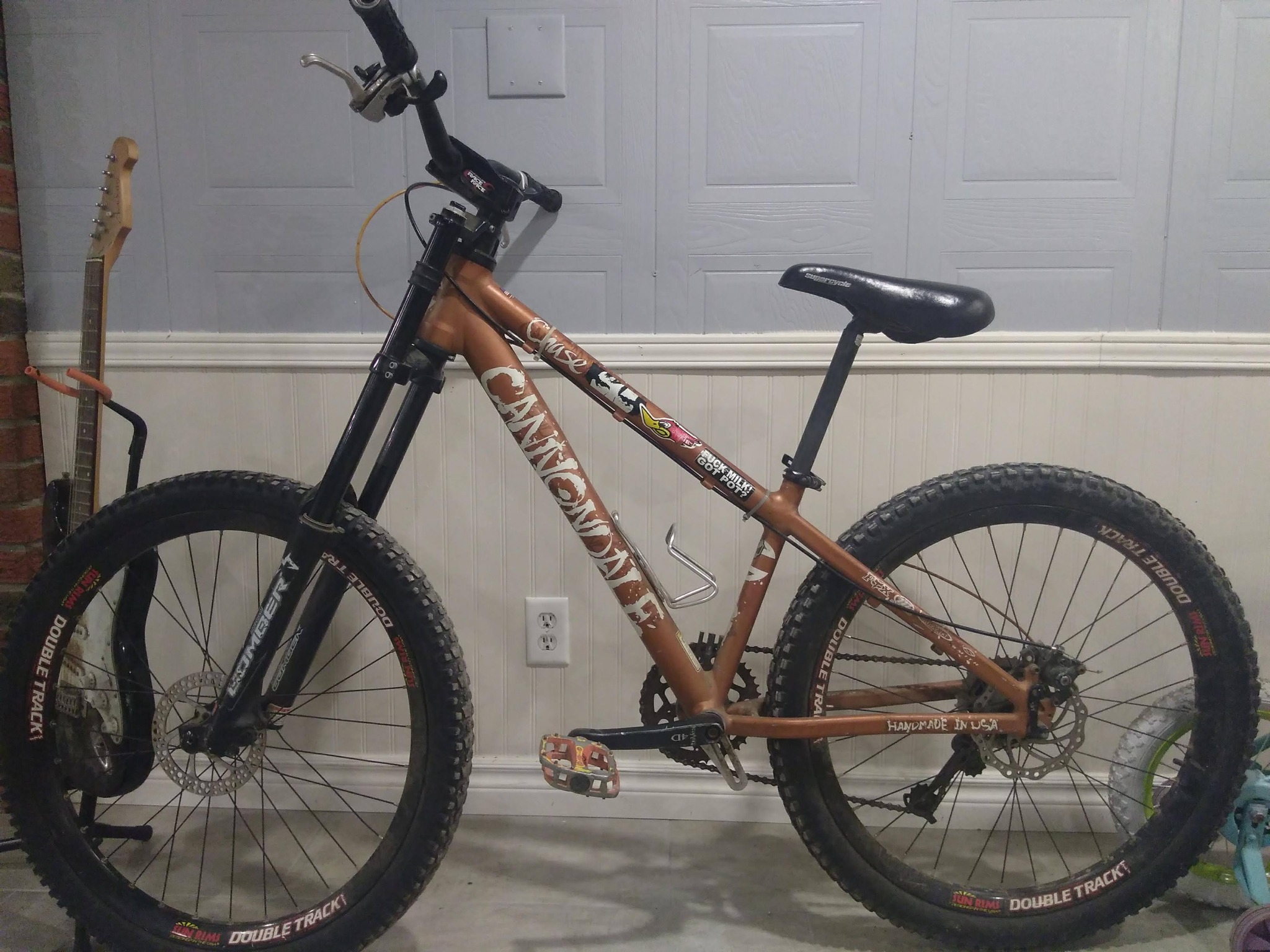 NFW Cannondale Chase DH カスタム Customized Cannondale Chase1 mountain bike with modifications