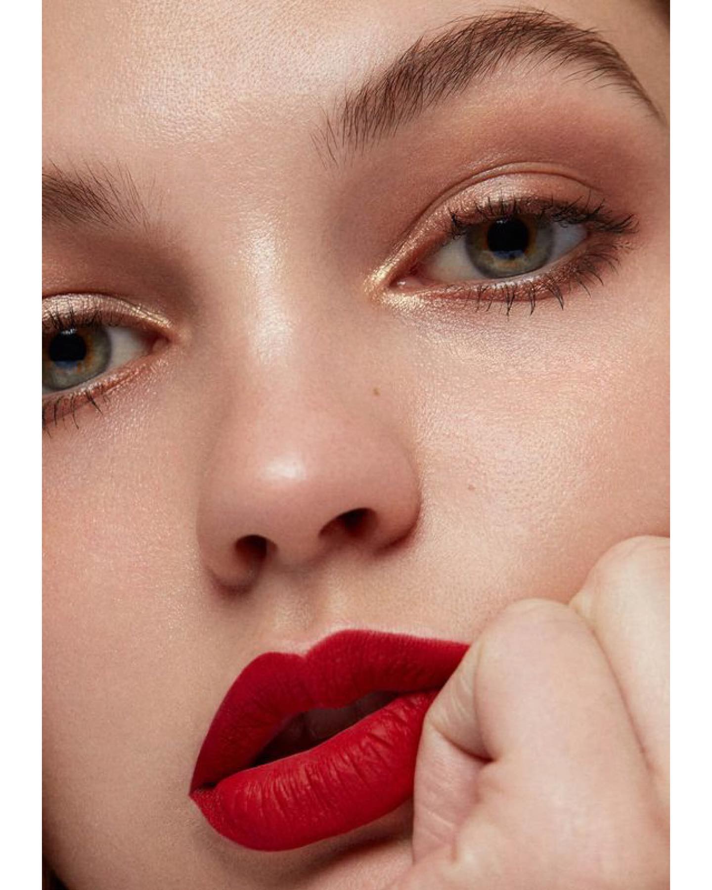 ¿Los labios rojos perfectos... - Versión Profesional S.L.