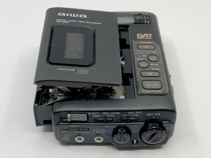 Aiwa HD-S200 DAT (Digital Audio Tape). 80s Vintage