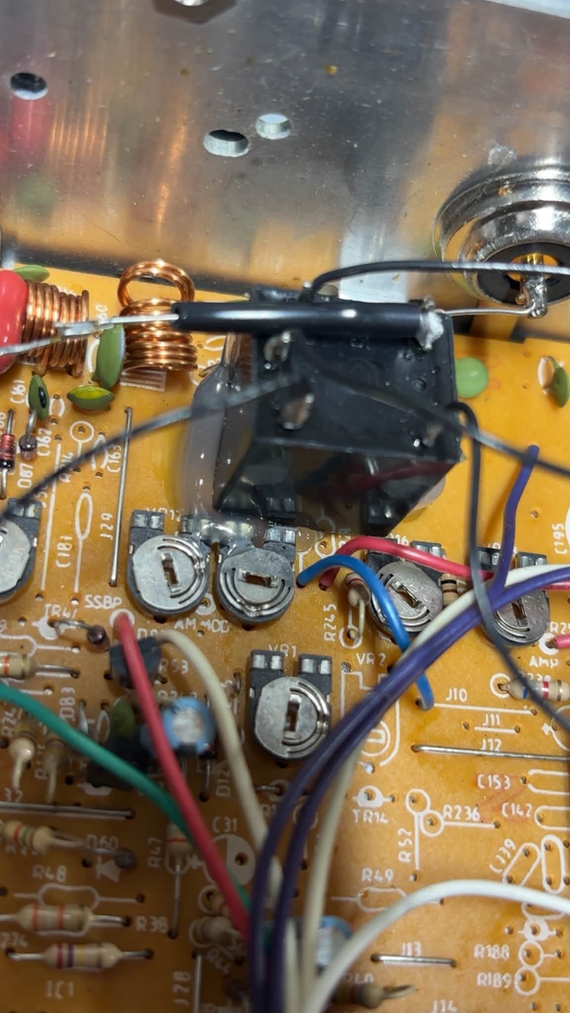 R Picked up a 3300hp side mic and it has this black box put in it