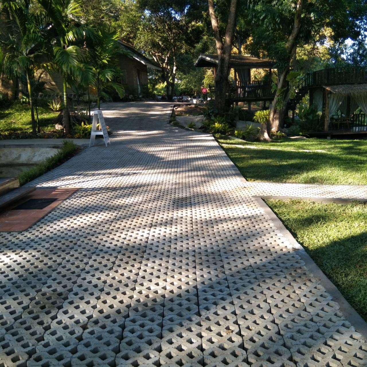 Maxblock : บล็อกปูพื้น-บล็อกช่องลม-บล็อกปลูกหญ้า เชียงใหม่ | Chiang Mai