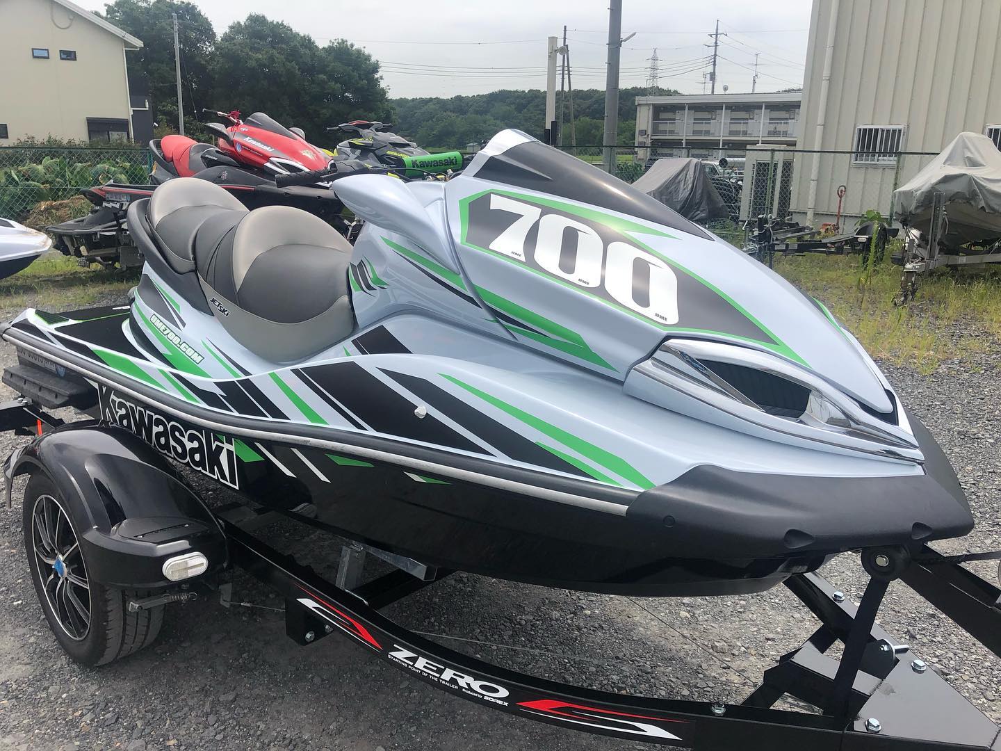kawasaki ULTRA310デカール施行例✨ イメチェンで自分だけの1台に 