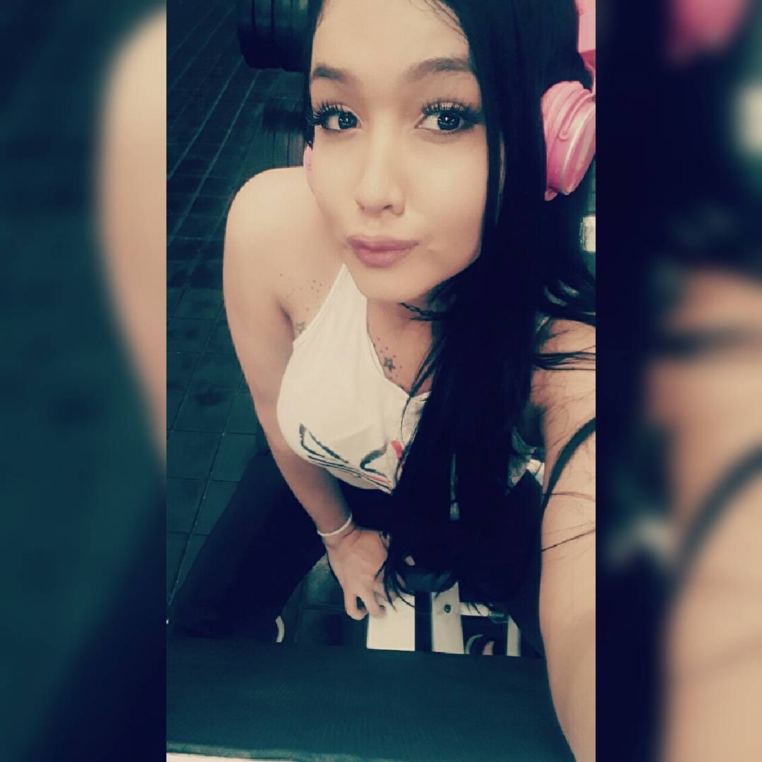 Johana Carvajal 💪 gym cute sweety tranny shemale fitness