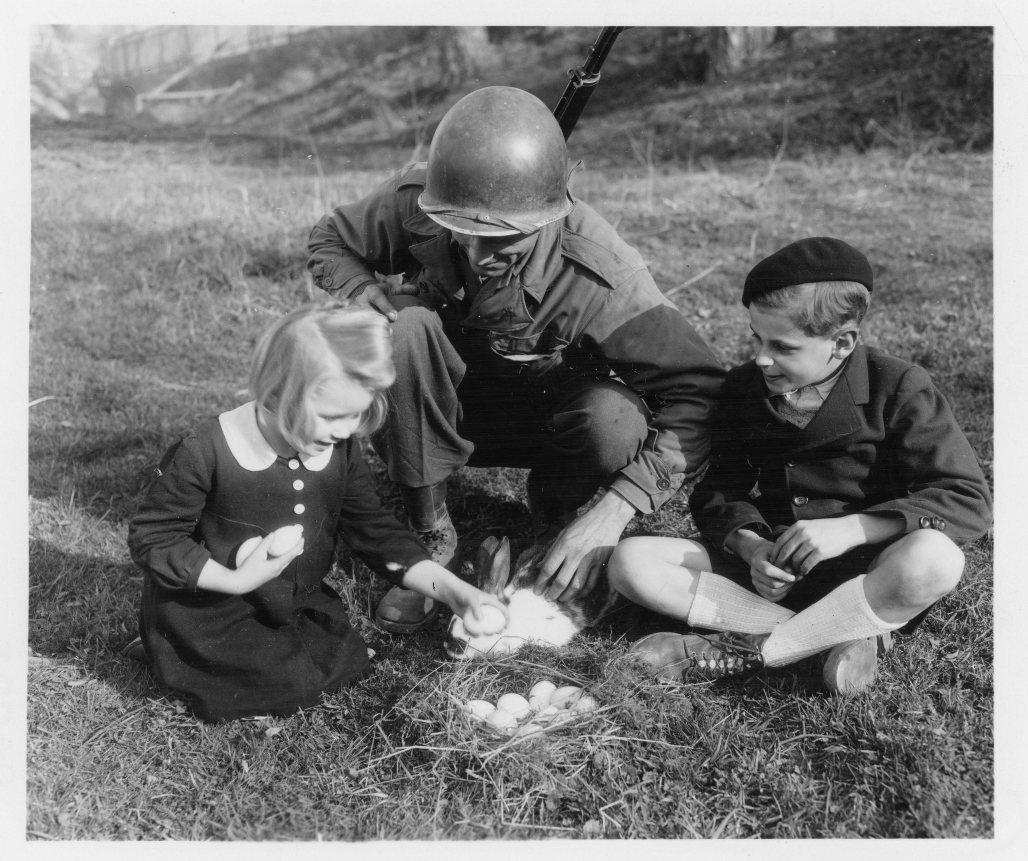 Pfc Luther Luper introduces Easter tradition to Alsatian children