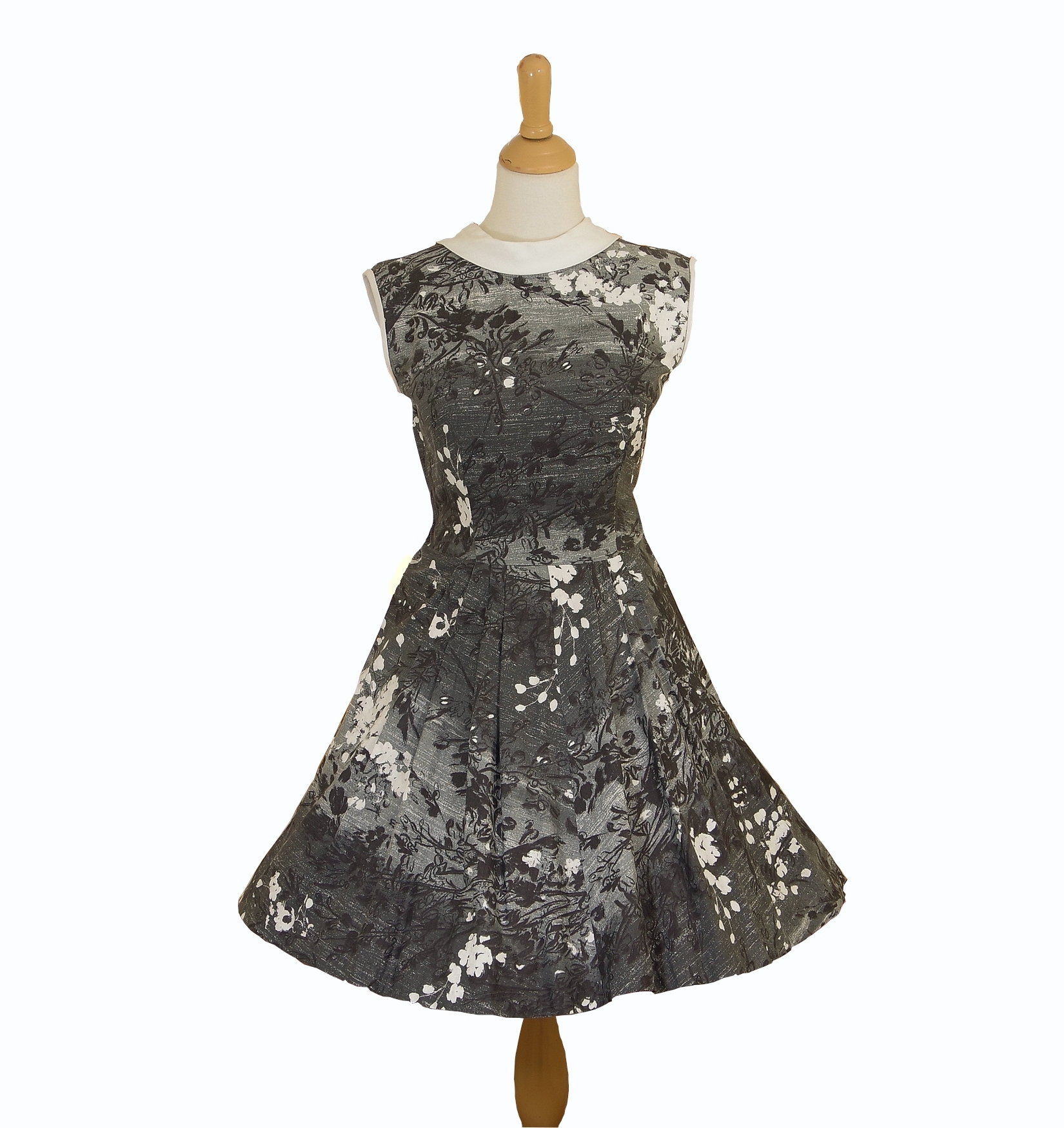Dress was never worn, unfortunately I could never fit Elegant