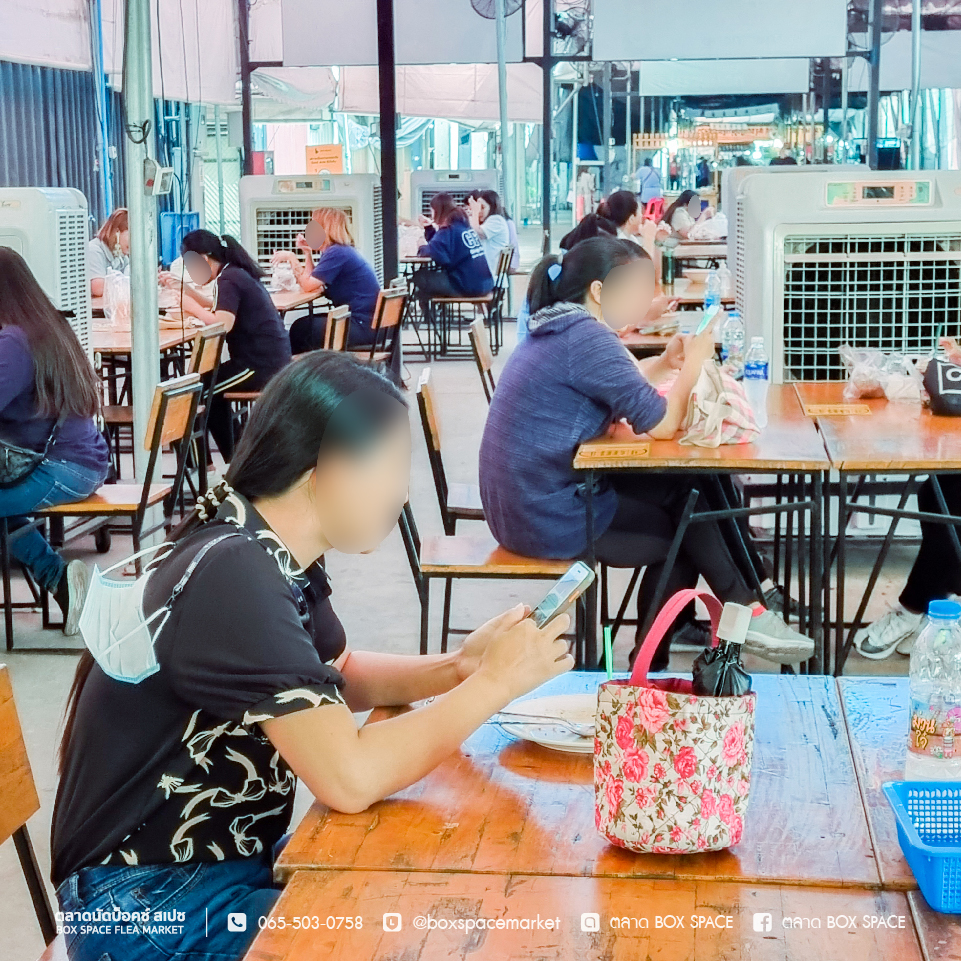 ที่นั่งสบาย 😊 บรรยากาศถ่ายเท💨... - BOX SPACE Ratchayothin | Facebook