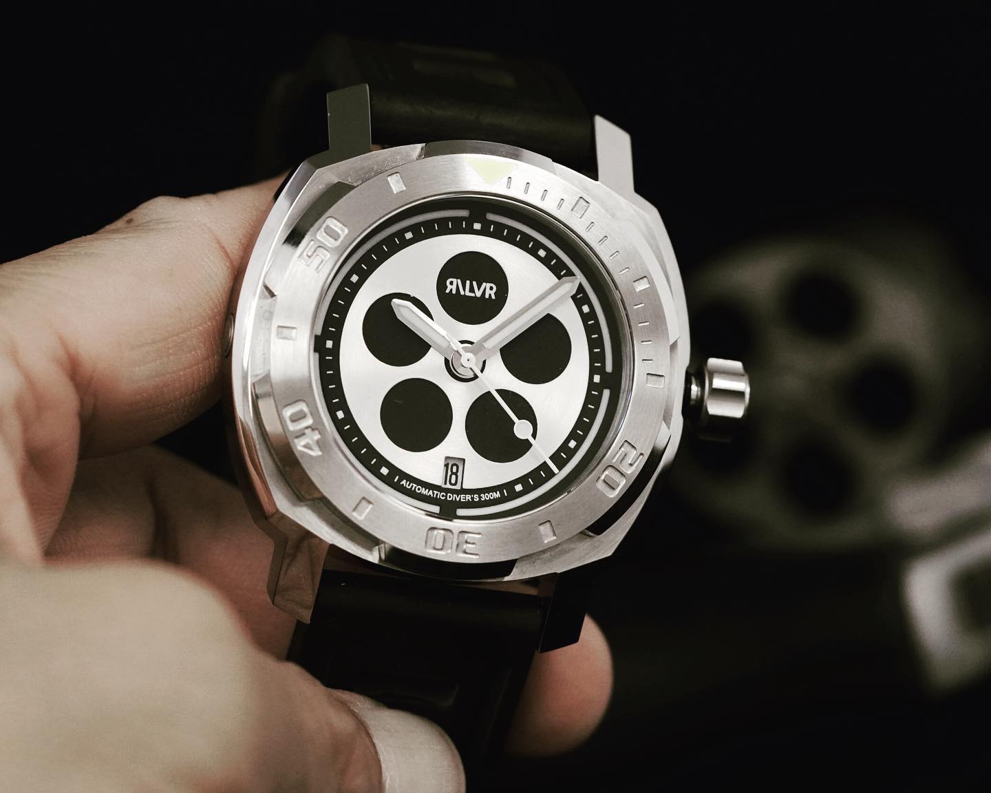 Avid lyfe Timekeeper Revolver & Modfather Cap Titanium