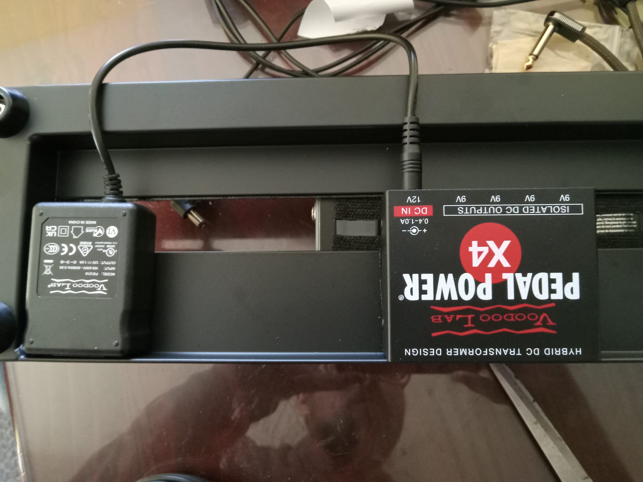 【田中】 pedalpower x4+ pedaltrain nano Sweetwater sells the pedaltrain nano and this power supply as a