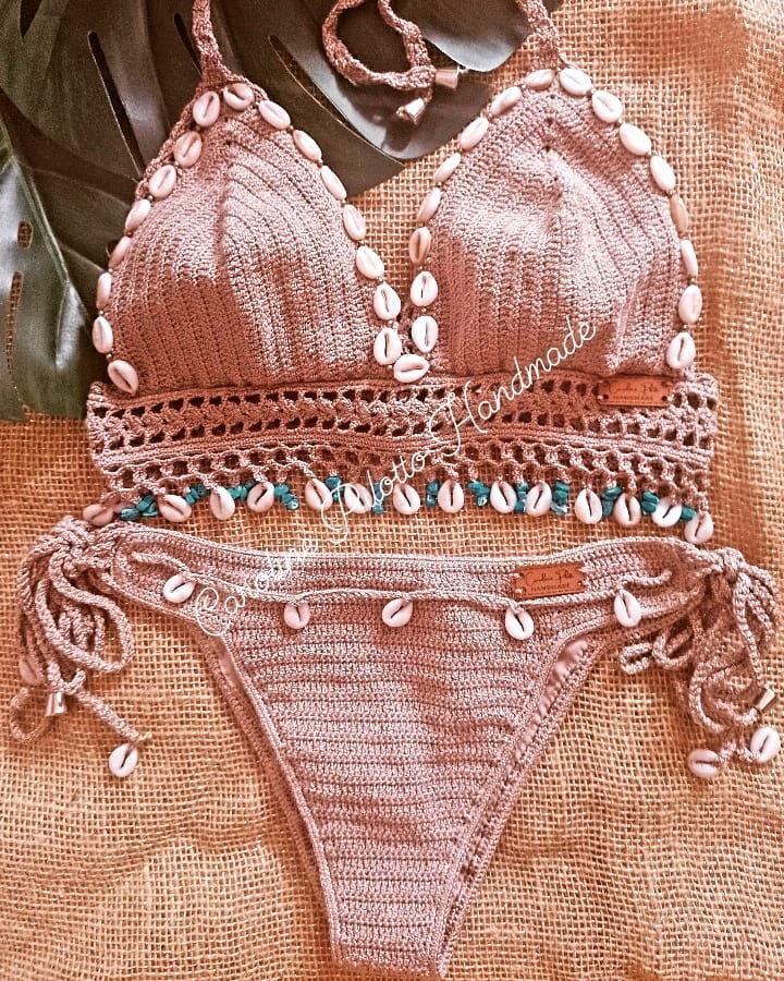 Vamos para praia? Modelo... - Caroline Pilotto Crochetaria