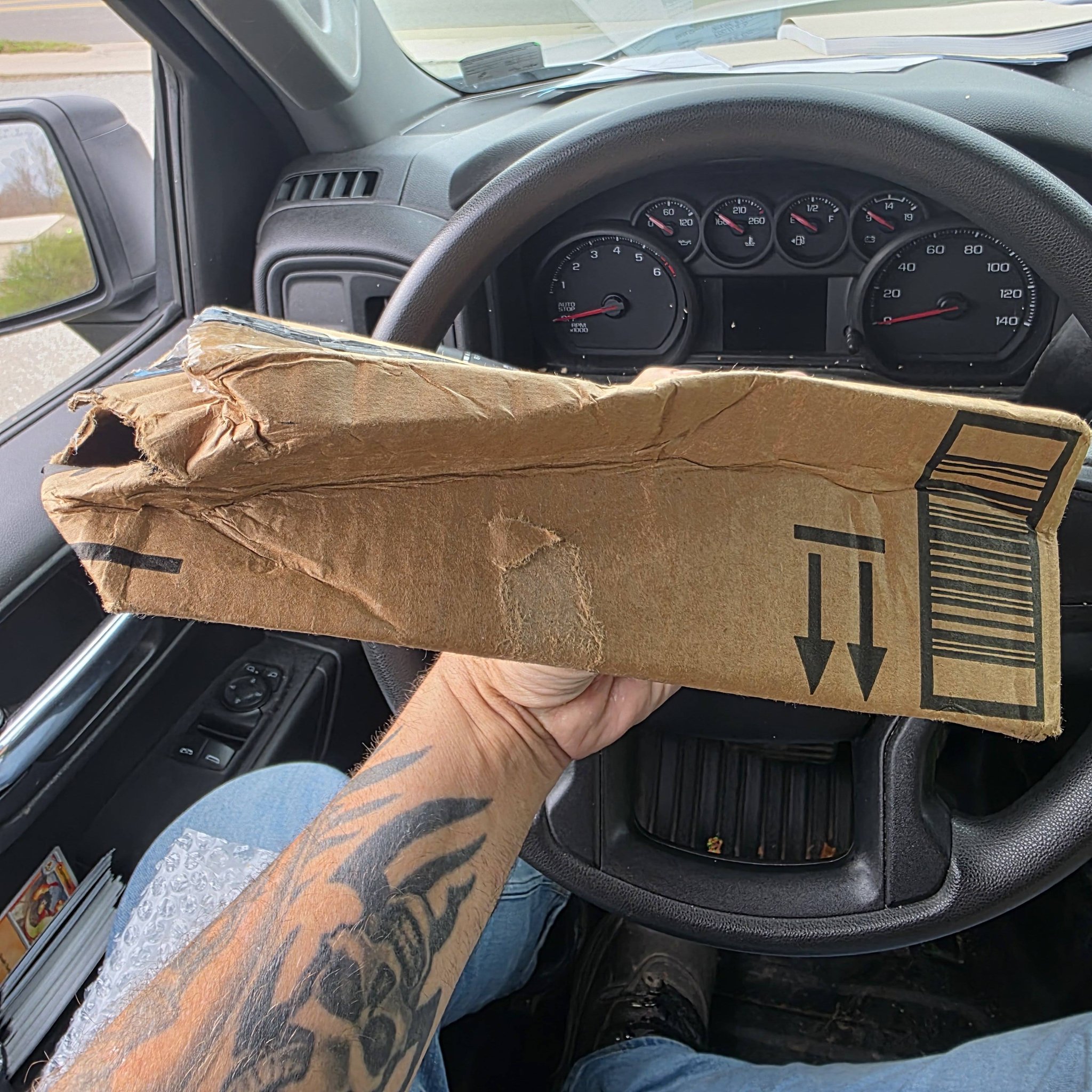 Damaged Hot Wheels 58th Corvette arrives from Mercari