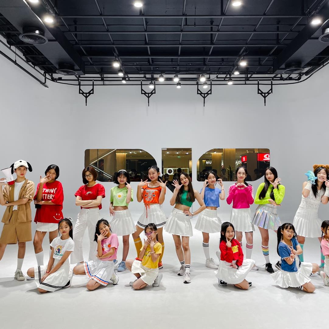 INNER เปิดรับสมัคร🩷 คอร์สเรียนเต้น K... - The Inner Studio | Facebook