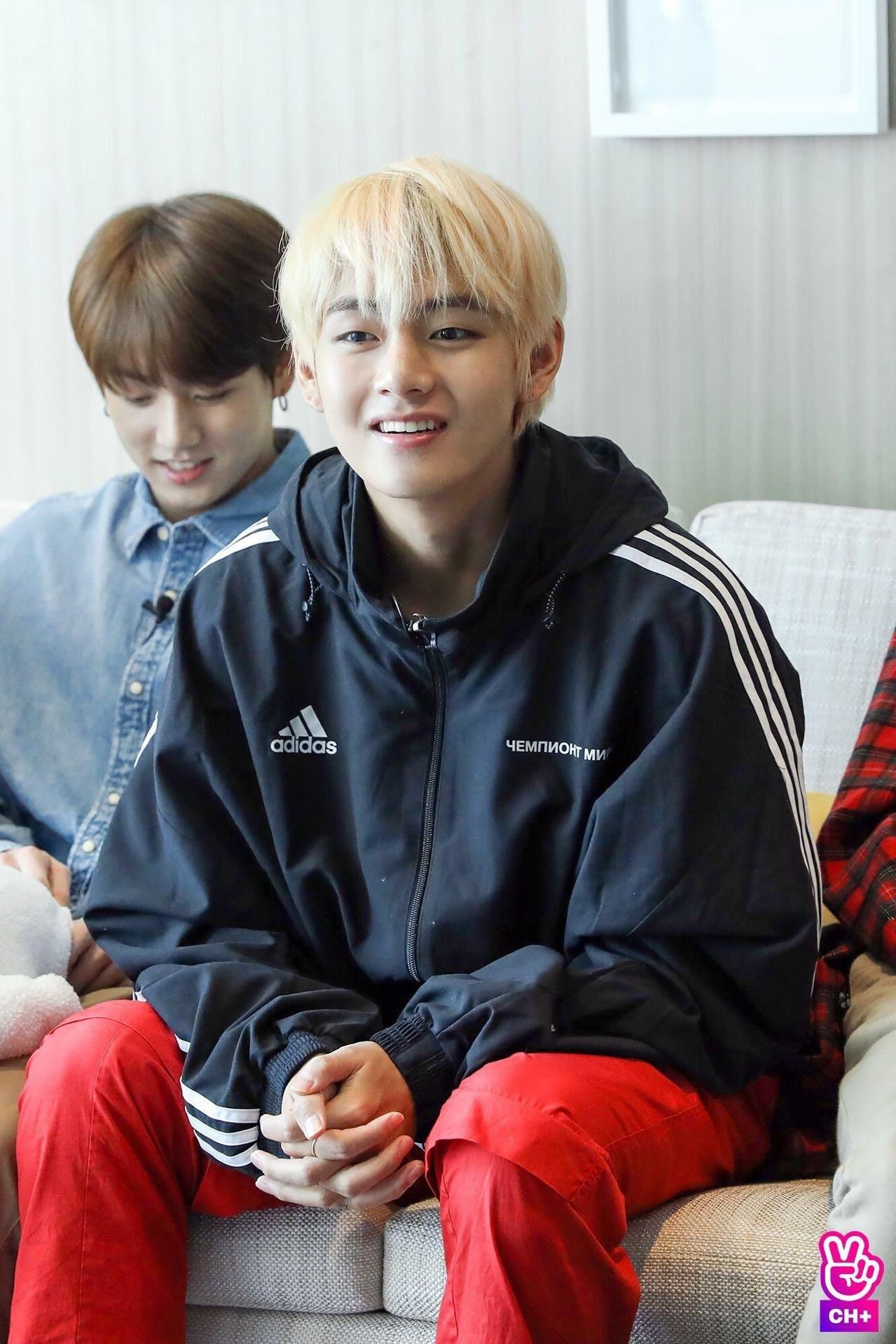 VLIVE CH+] Behind the Scene Photos of BTS V from RUN BTS EP.69