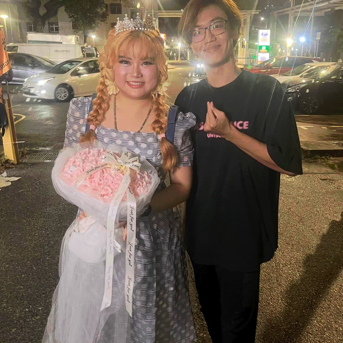 20/8/26 七月初八 大芭窑八巷多層工廠歡慶中元歌台之夜 丽星娱乐制作 全场司仪:奇賢/阳光可乐 乐队:飞鹰大乐队 歌手:罗恩琪演唱🎶 ...