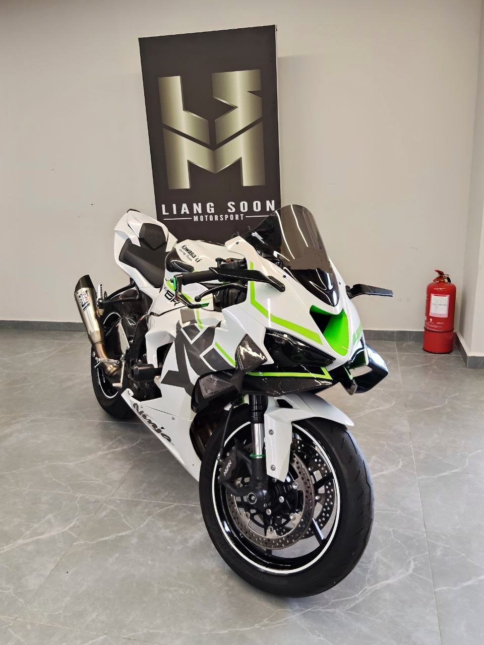 ✅商品一覧 Kawasaki ZX6R ZX636 ABS Tahun 2019 Mileage 47349 •Akrapovic