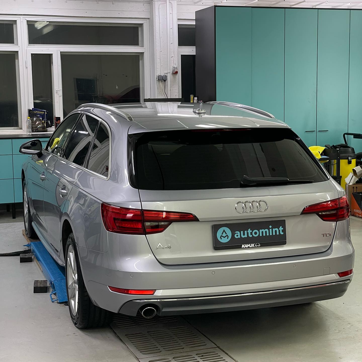 Automint Oy - Audi A4 1-Step kiillotus ja Kamikaze...