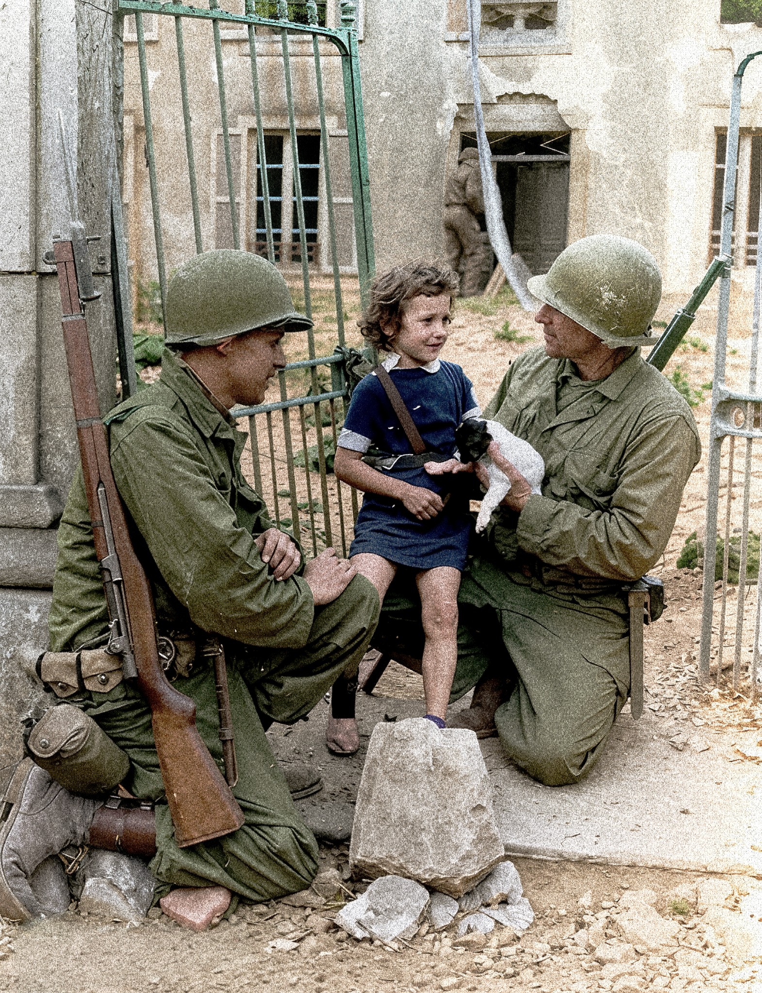 CH Inam - American soldiers comfort a little girl and her puppy after ...